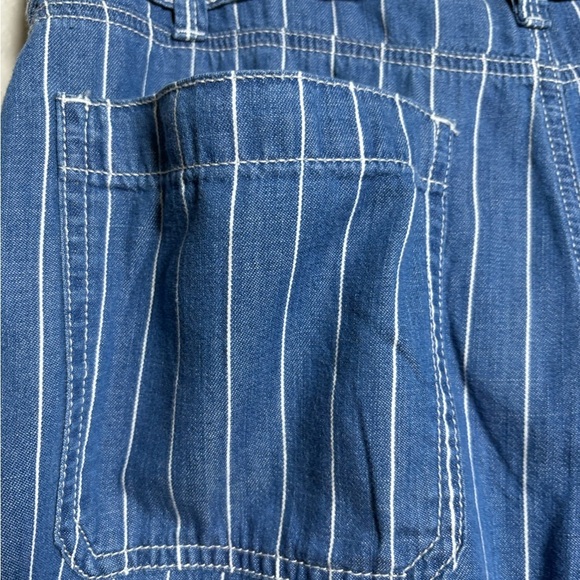 Cute Blue Chambray Wide Leg Cropped Pants with White Stripes. Cotton, Tencel. - Picture 3 of 12